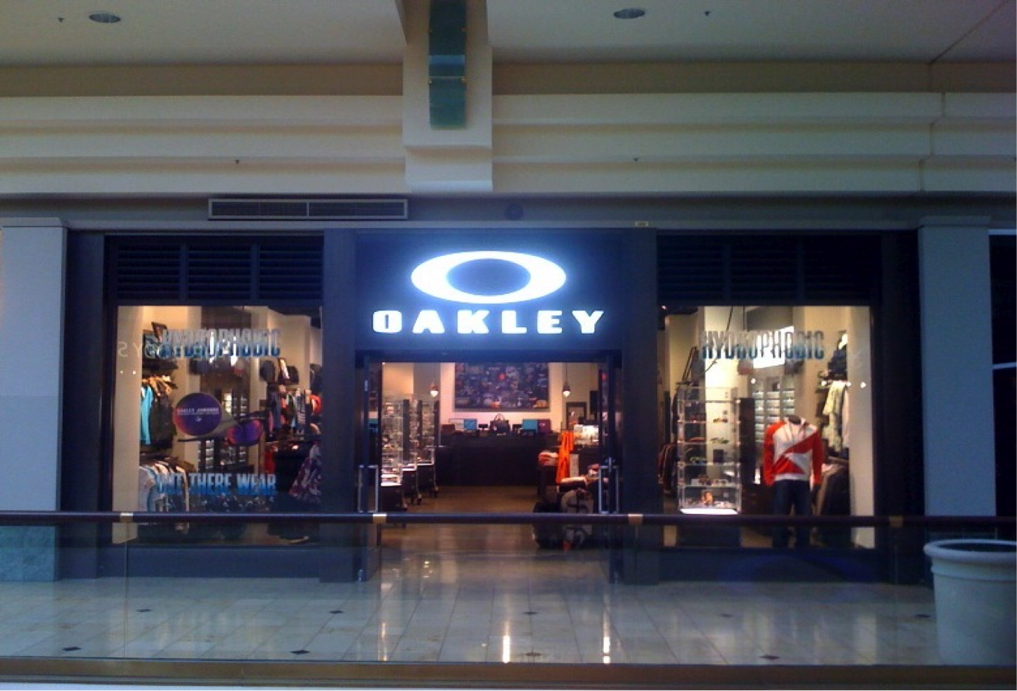 oakley store woodland hills mall